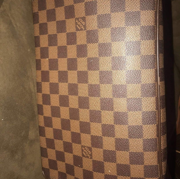 Louis Vuitton Tote Bag - Picture 2 of 3